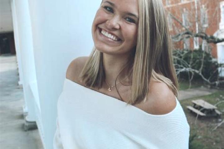 Quinn, 21 — Escort in Farmville, United States