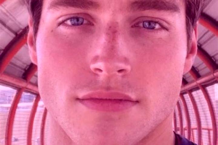 Quinn, 22, a auburn grey-eyed mediterranean companion based in Srimangal. Offering Tantra, A-Level, Prostate Massage. Available for incall and outcall, overn...