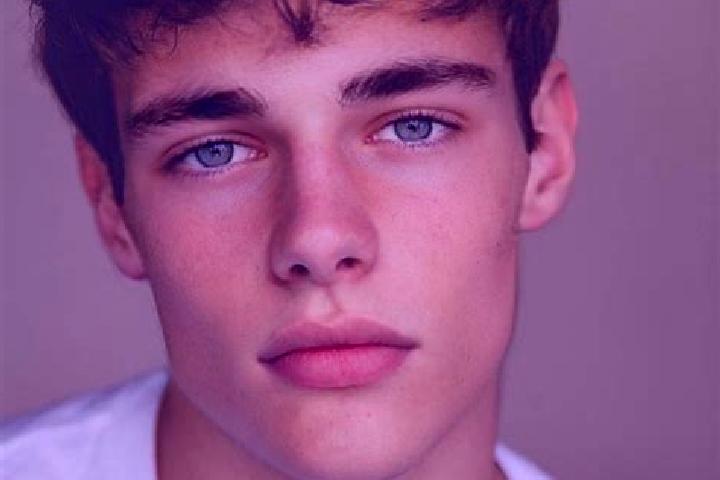 Quinn, 22, a red brown-eyed caucasian companion based in Ehndorf. Offering Roleplay, Overnight, Couples, Tantra. Available for incall and outcall, day and ev...