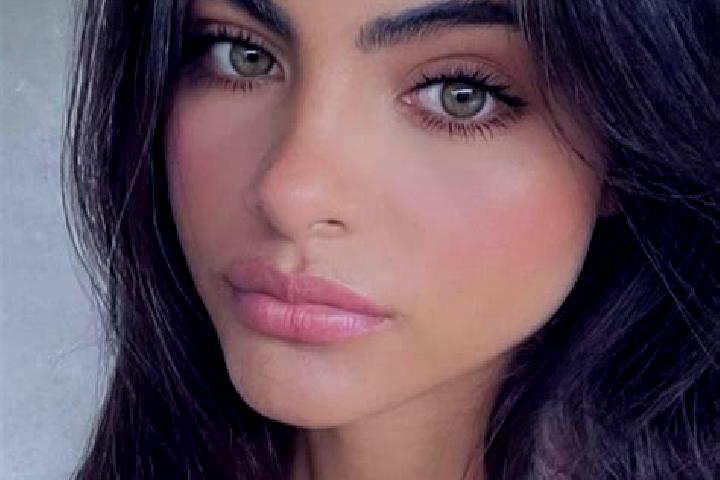 Quinn, 22, a red green-eyed indian companion based in Papayan. Offering OWO, Tantra, Dinner Date, Duos, Domination. Available for incall and outcall, overnig...