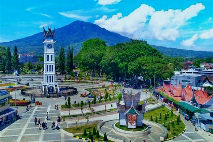 Quinn, 22 — Escort in Bukittinggi, Indonesia