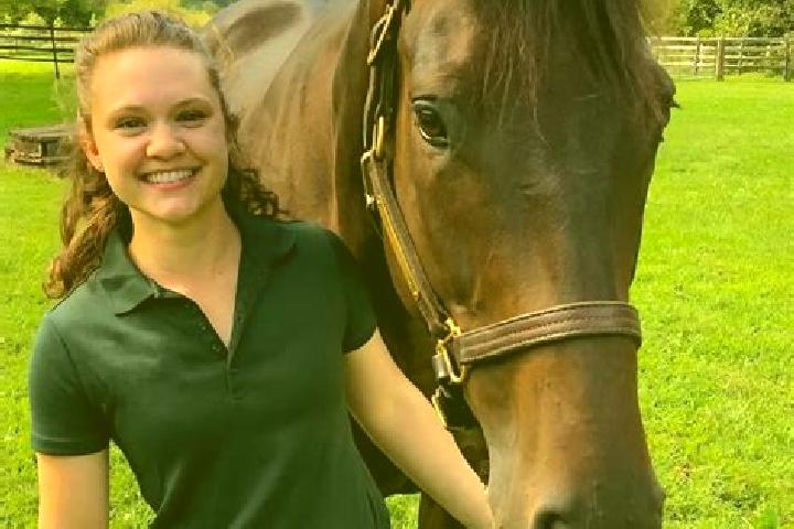 Quinn, 22 — Escort in Horse Pasture, United States