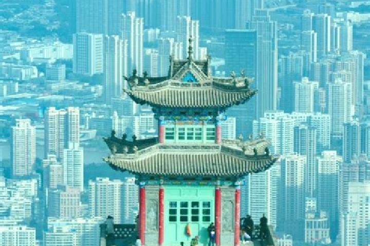 Quinn, 22 — Escort in Lanshan, China