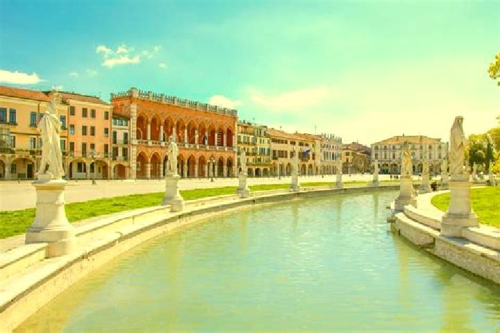 Quinn, 22 — Escort in Padola, Italy