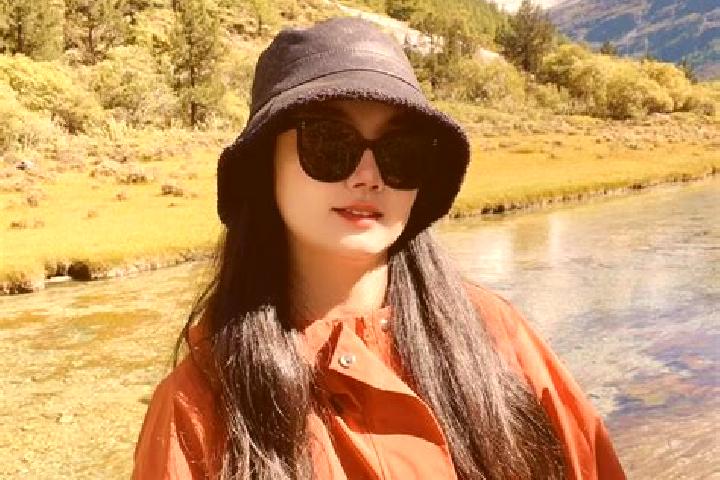 Quinn, 23 — Escort in Yucheng, China