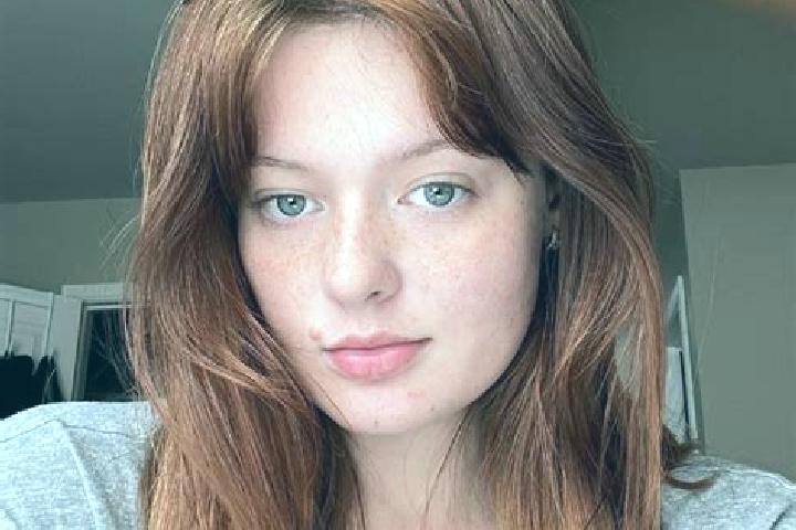 Quinn, 24, a auburn hazel-eyed mixed companion based in Wallis. Offering GFE, Erotic Massage, A-Level. Available for incall and outcall, day and evening dates.
