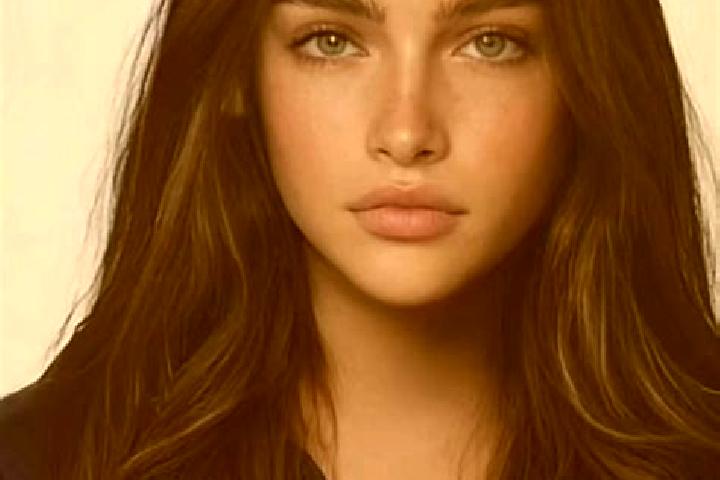 Quinn, 24, a brunette dark-eyed european companion based in Magdalena. Offering Roleplay, Fetish, Duos. Available for incall and outcall, day and evening dates.