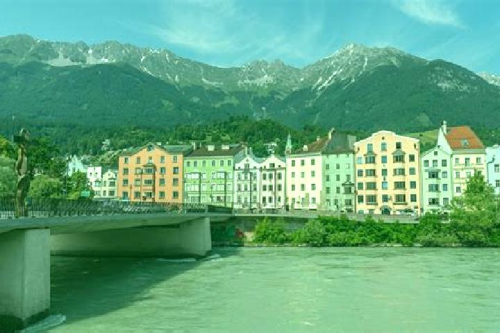 Quinn, 24 — Escort in Strassham, Austria