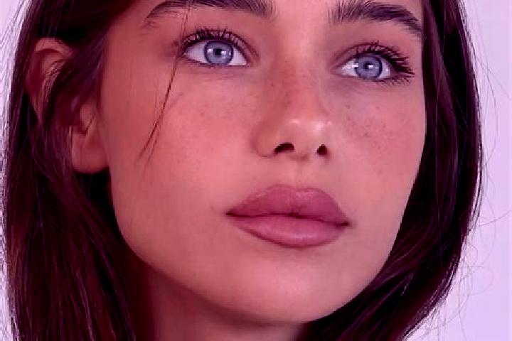 Quinn, 25, a brunette brown-eyed middle eastern companion based in Sellerich. Offering Striptease, BDSM, Girlfriend Experience. Available for incall and outc...
