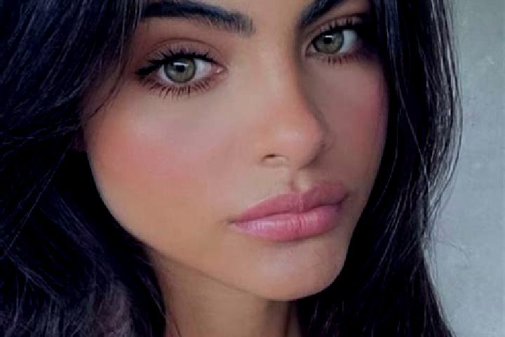 Quinn, 25, a brunette green-eyed caucasian companion based in Qiqin. Offering BDSM, OWO, CIM. Available for incall and outcall, day and evening dates.