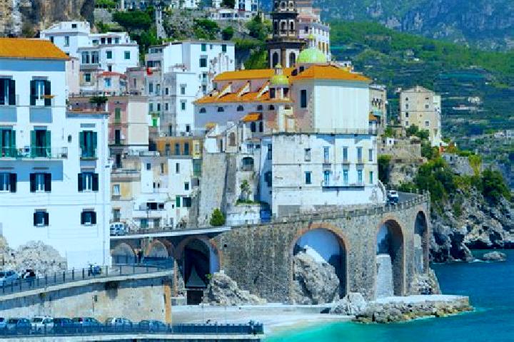 Quinn, 25 — Escort in Montariolo, Italy