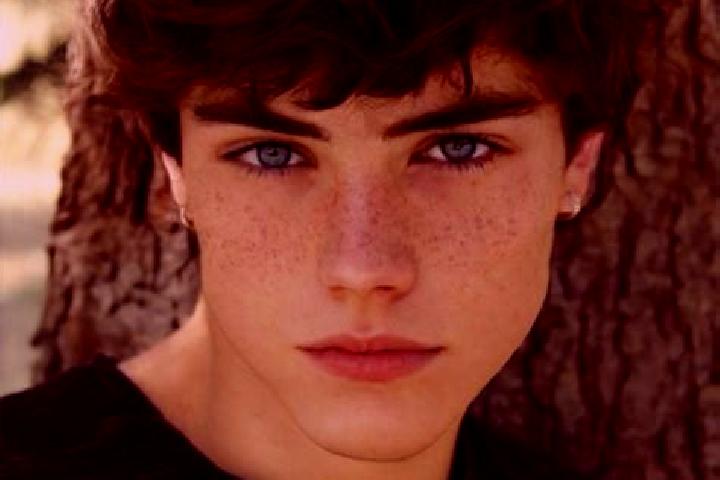 Quinn, 26, a auburn hazel-eyed slavic companion based in Chaniotis. Offering Overnight, A-Level, Dinner Date. Available for incall and outcall, overnight boo...