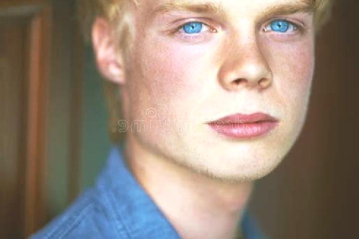 Quinn, 26, a blonde blue-eyed ebony companion based in Luhuatan. Offering Fetish, Couples, 69, Striptease. Available for incall and outcall, day and evening ...