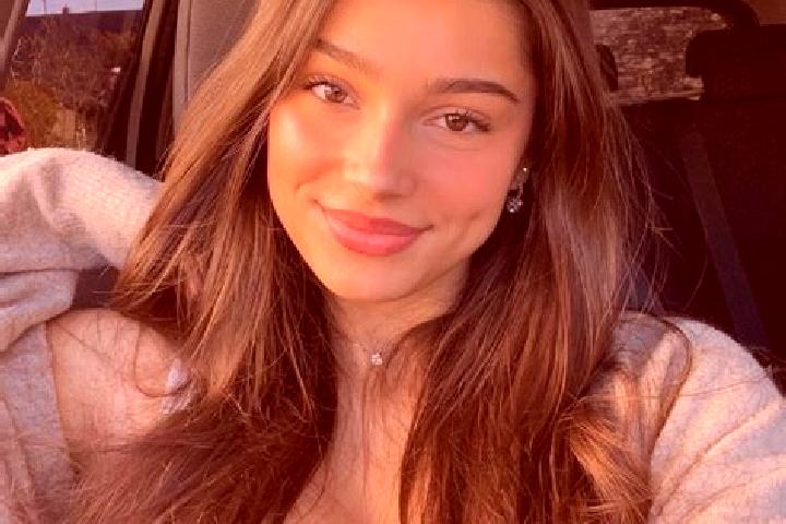 Quinn, 26, a brunette blue-eyed middle eastern companion based in Hoshoot. Offering Erotic Massage, Girlfriend Experience, OWO, Travel Companion, BDSM. Avail...