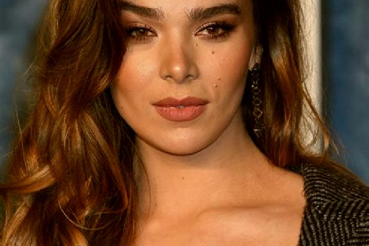 Quinn, 26, a brunette dark-eyed caucasian companion based in Hladkivshchyna. Offering Girlfriend Experience, Overnight, Domination, Tantra, Couples. Availabl...