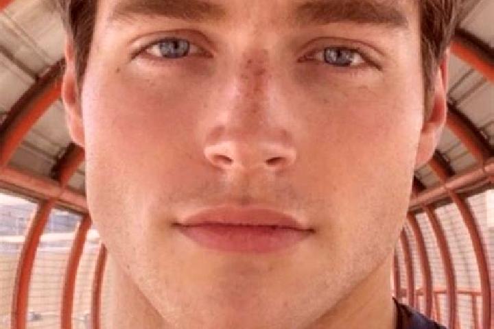 Quinn, 26, a brunette grey-eyed caribbean companion based in Griesstatt. Offering 69, Roleplay. Available for incall and outcall, overnight bookings available.