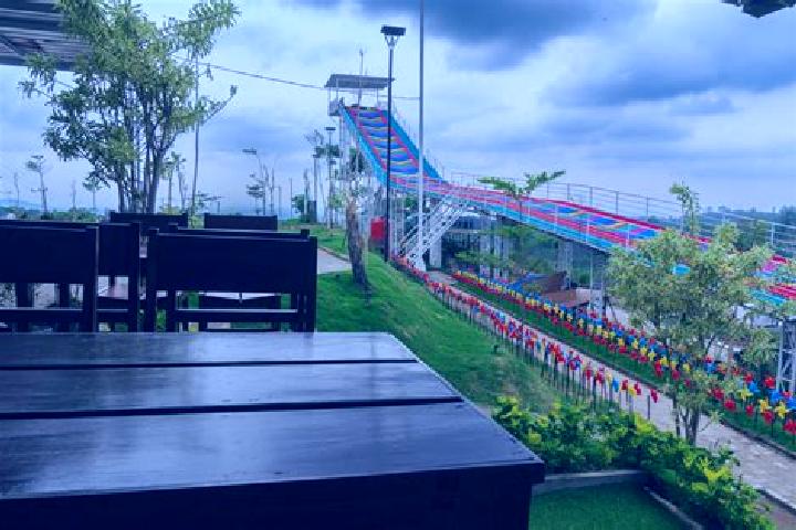 Quinn, 26 — Escort in Poncokusumo, Indonesia