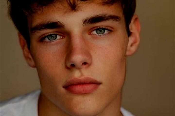 Quinn, 27, a black brown-eyed caucasian companion based in Dobrin. Offering Erotic Massage, BDSM, Tantra. Available for incall and outcall, day and evening d...