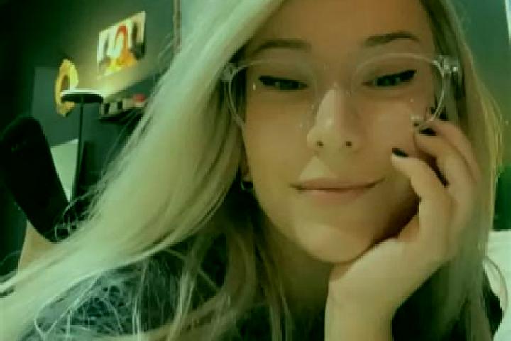 Quinn, 27, a blonde amber-eyed asian companion based in Vereshitsa. Offering 69, Roleplay, Dinner Date, Prostate Massage, Deep French Kissing. Available for ...