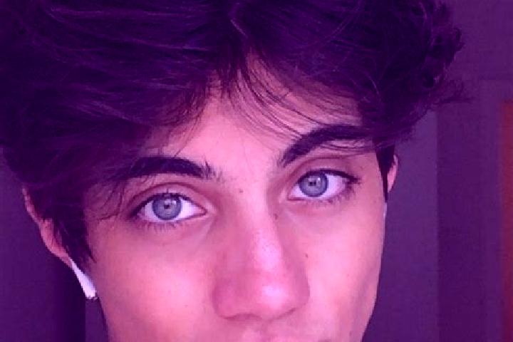 Quinn, 27, a chestnut grey-eyed caucasian companion based in Fatick. Offering Prostate Massage, CIM, OWO. Available for incall and outcall, overnight booking...