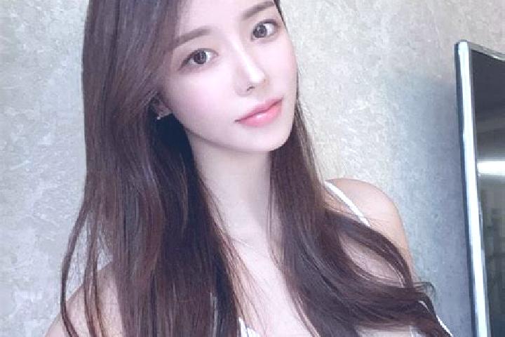 Quinn, 27 — Escort in Shangba, China