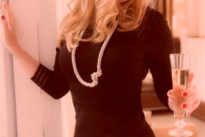 Quinn, 28, a blonde grey-eyed ebony companion based in Borleasa. Offering 69, Dinner Date, Prostate Massage, A-Level. Available for incall and outcall, overn...