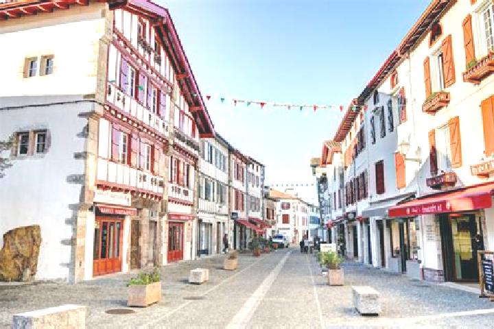 Quinn, 28 — Escort in Espelette, France