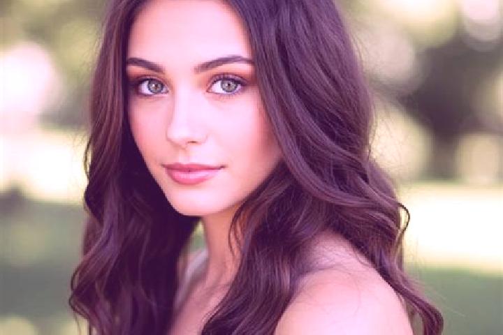Quinn, 29, a brunette hazel-eyed caucasian companion based in Reduzum. Offering Erotic Massage, Overnight, OWO. Available for incall and outcall, overnight b...