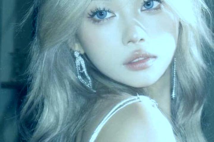 Quinn, 29, a platinum blonde green-eyed asian companion based in Samba. Offering Fetish, Dinner Date, Deep French Kissing. Available for incall and outcall, ...