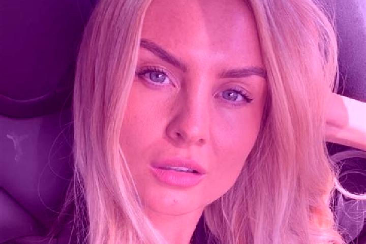 Quinn, 29 — Escort in Chantelle, France