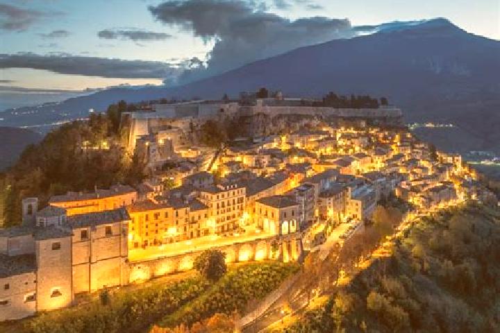 Quinn, 29 — Escort in Morro d Oro, Italy