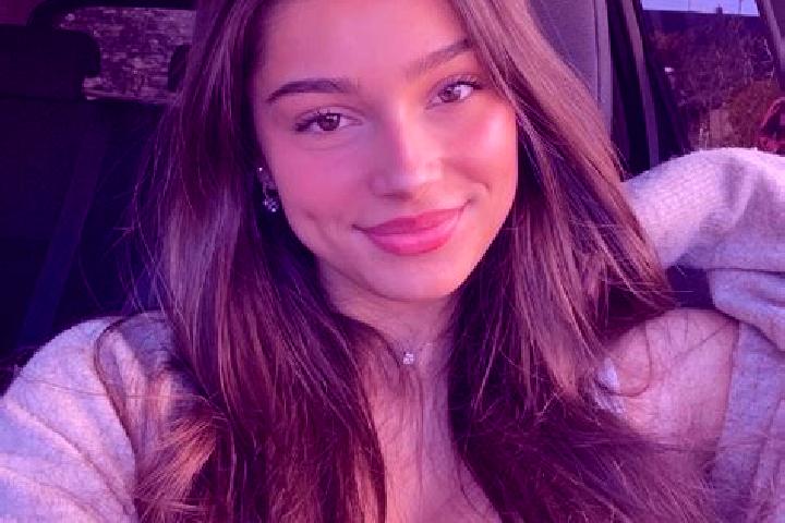 Quinn, 30, a brunette grey-eyed asian companion based in Masthorn. Offering Party Girl, Dinner Date, A-Level. Available for incall and outcall, overnight boo...