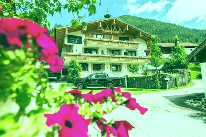 Quinn, 30 — Escort in Laengenfeld, Austria
