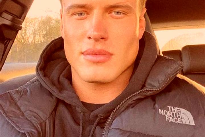Quinn, 31, a black blue-eyed slavic companion based in Barnsley. Offering Tantra, A-Level. Available for incall and outcall, overnight bookings available.