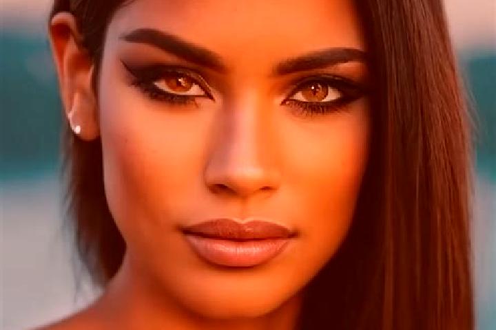 Quinn, 31, a dark blonde amber-eyed latina companion based in Nova Xavantina. Offering Striptease, Party Girl, Overnight, Duos. Available for incall and outc...