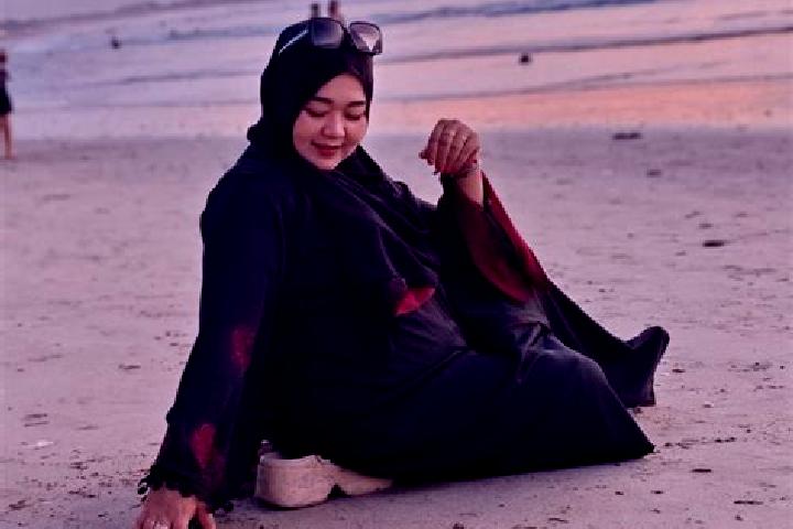 Quinn, 31 — Escort in Enok, Indonesia