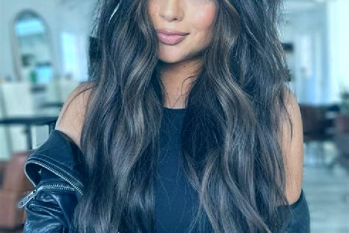 Quinn, 32, a brunette dark-eyed mixed companion based in Poho. Offering Dinner Date, Striptease. Available for incall and outcall, day and evening dates.