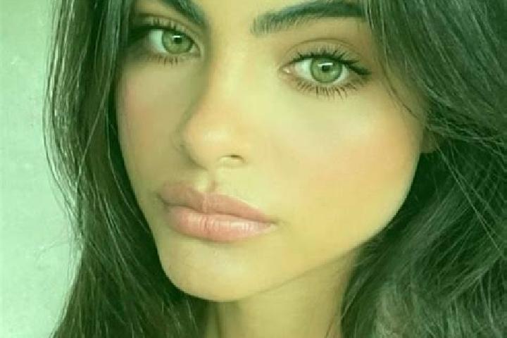 Quinn, 32, a chestnut dark-eyed indian companion based in Mama. Offering Overnight, Tantra, OWO. Available for incall and outcall, overnight bookings available.