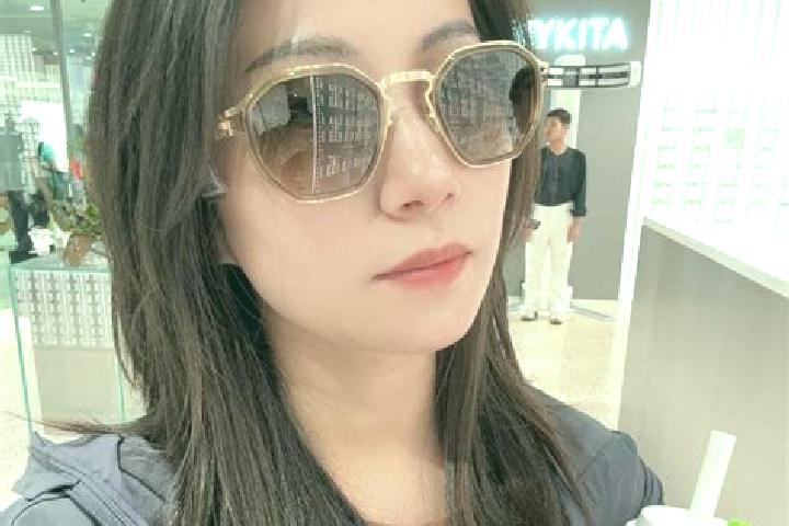 Quinn, 32 — Escort in Lingyun, China