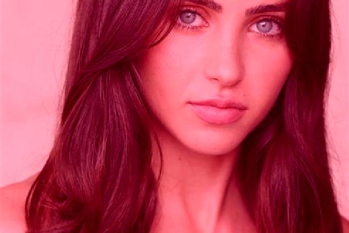 Quinn, 33, a auburn dark-eyed european companion based in Simla. Offering Massage, Duos, Striptease. Available for incall and outcall, day and evening dates.