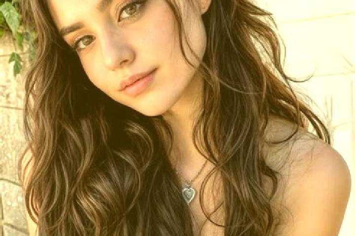 Quinn, 33, a auburn hazel-eyed latina companion based in Sion-les-Mines. Offering Deep French Kissing, OWO. Available for incall and outcall, day and evening...