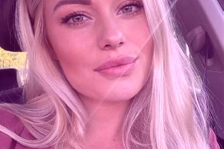 Quinn, 33, a blonde hazel-eyed ebony companion based in Surata. Offering Striptease, Tantra, BDSM, Domination, 69. Available for incall and outcall, day and ...