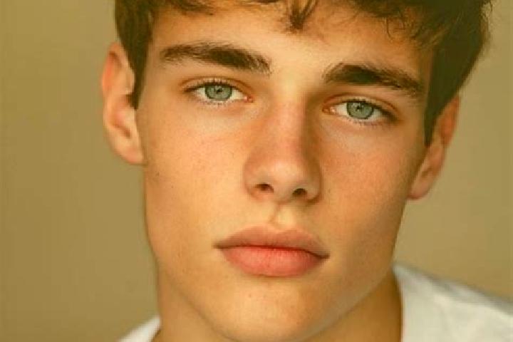 Quinn, 34, a black grey-eyed caucasian companion based in Costuleni. Offering Roleplay, BDSM, Prostate Massage. Available for incall and outcall, overnight b...