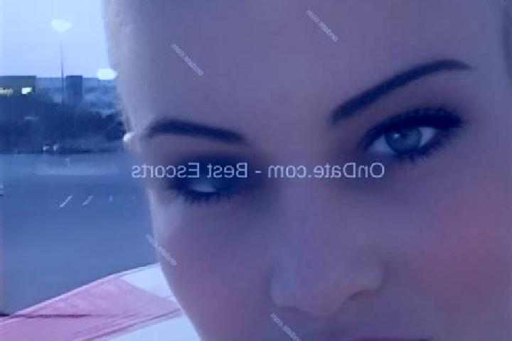 Quinn, 34 — Escort in Andover, United States