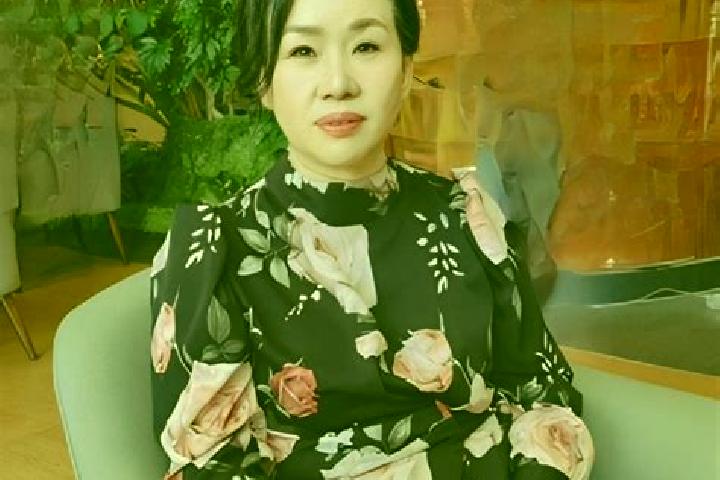 Quinn, 35 — Escort in Tanqiao, China