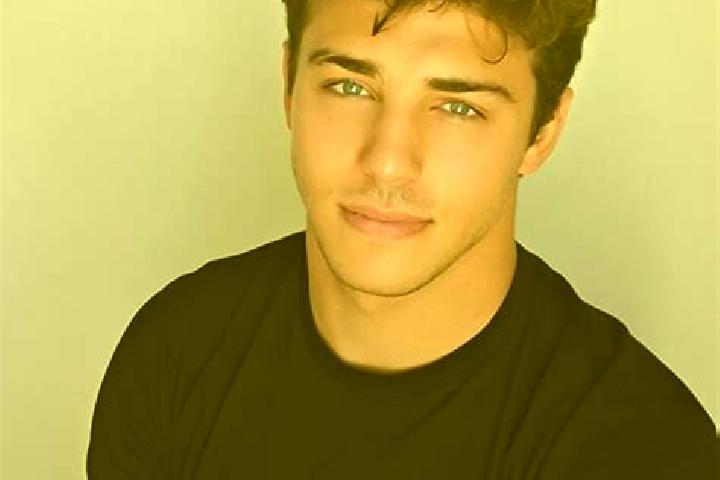 Quinn, 37, a brunette green-eyed mixed companion based in Nesa. Offering Domination, OWO. Available for incall and outcall, day and evening dates.