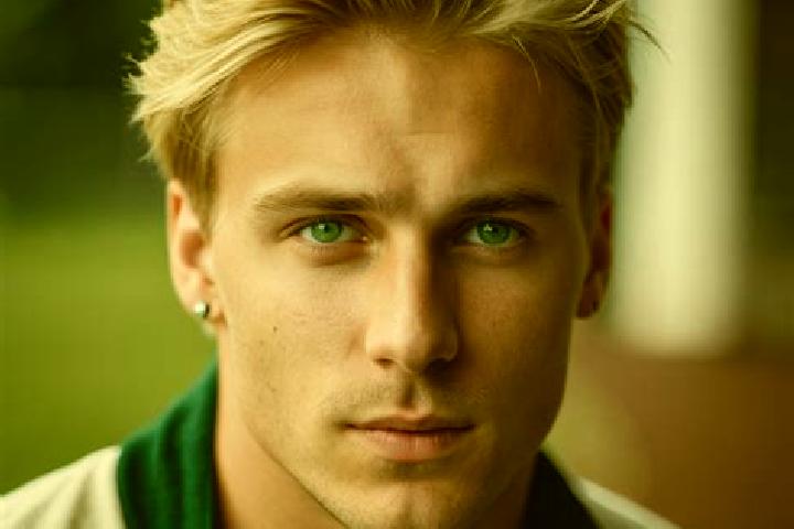 Quinn, 37, a platinum blonde green-eyed caucasian companion based in Grand Ronde. Offering A-Level, OWO, Girlfriend Experience, BDSM. Available for incall an...