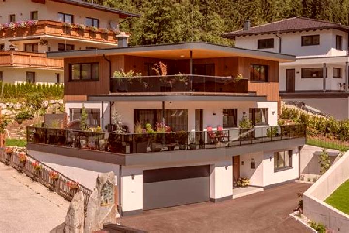 Quinn, 37 — Escort in Ampass, Austria