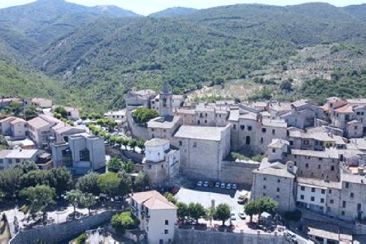 Quinn, 37 — Escort in Stroncone, Italy