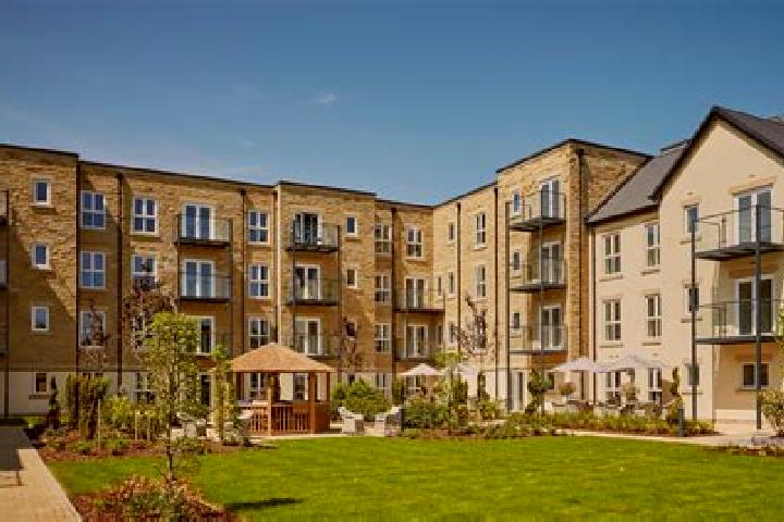 Quinn, 38 — Escort in Menston, United Kingdom